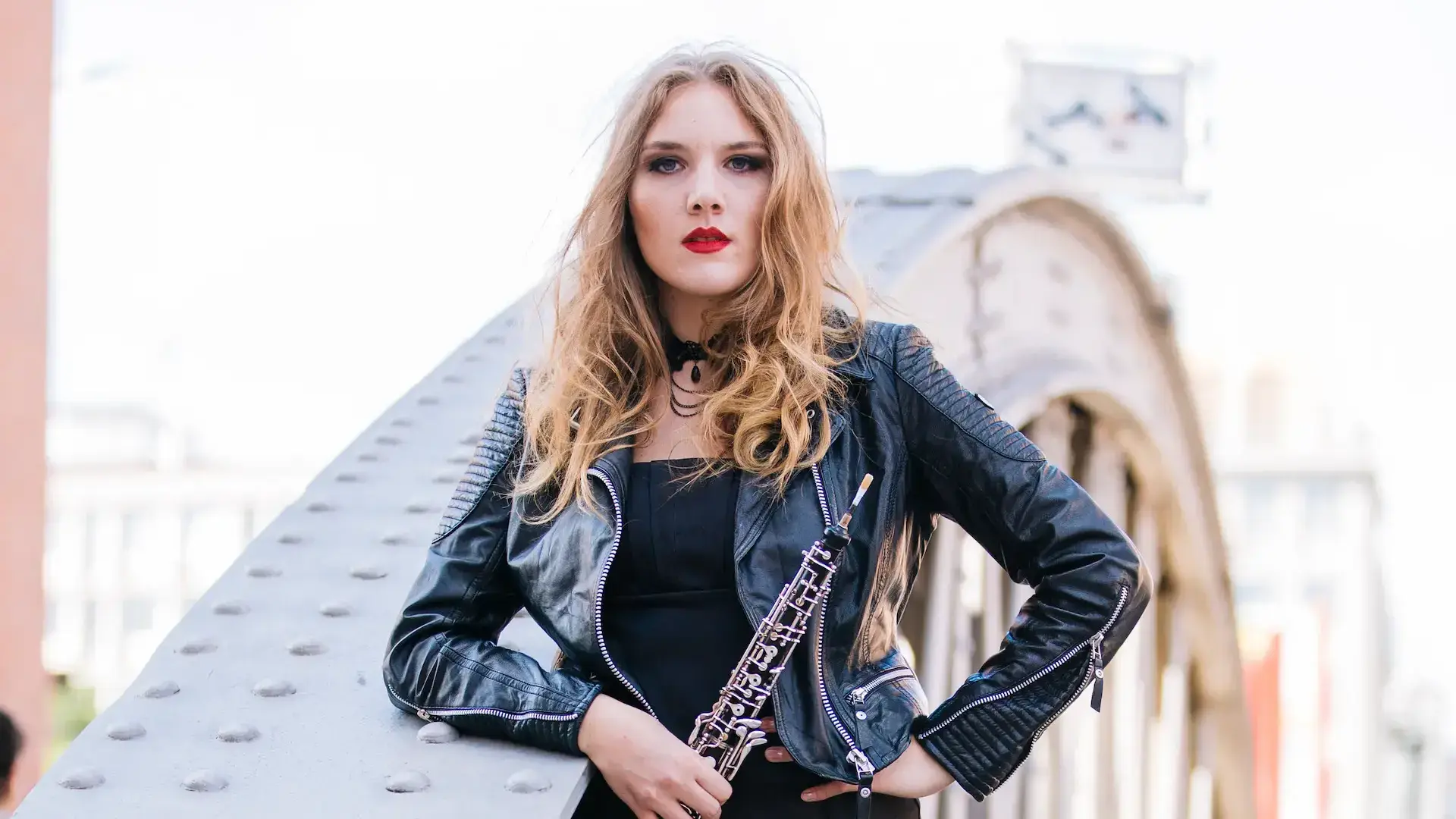 Fanny Kloevekorn - Oboe am Hamburger Hafen ©Frank Radtke